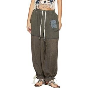 POL Floral Eyelet Lace and Double Gauze Joggers in Charcoal SMP578
